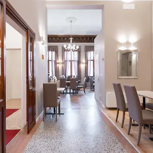 Palazzo Martinelli Dolfin *** البندقية